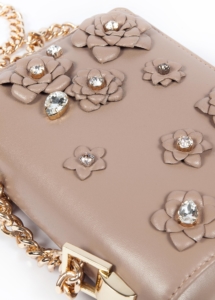 BEIGE LEATHER AND CRYSTAL FLOWER BAG - Image 4