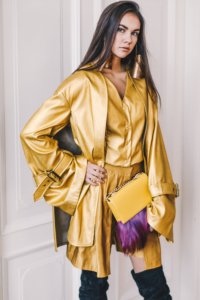 YELLOW LEATHER AND MOUNTAIN GOAT FUR BAG - Image 4
