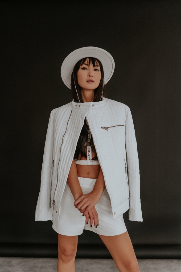 crystal belt portupeya in white