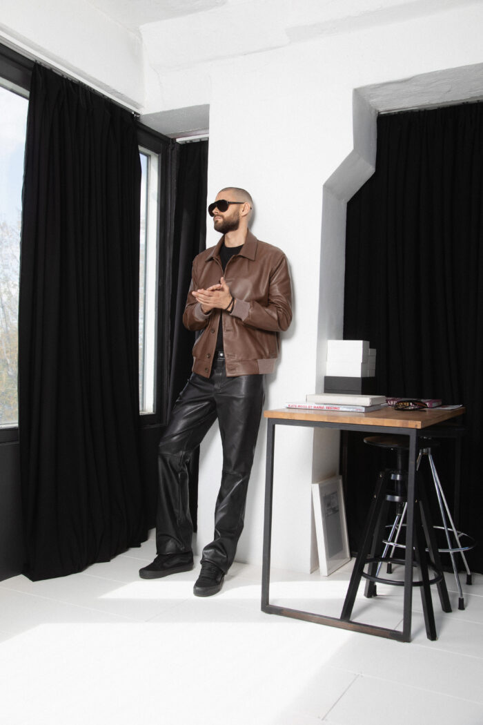 BROWN LEATHER BOMBER JACKET - Image 10