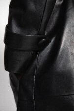 BLACK LEATHER TRENCH COAT - Image 8