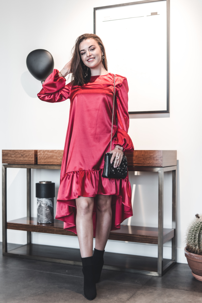 BLACK LEATHER AND CRYSTAL FLOWER BAG - Image 4